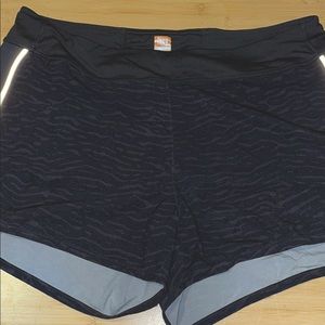 Lucy lucytech large running shorts